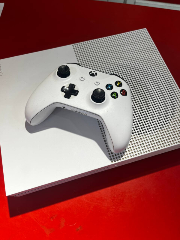 Игровая приставка Xbox One s 1 tb