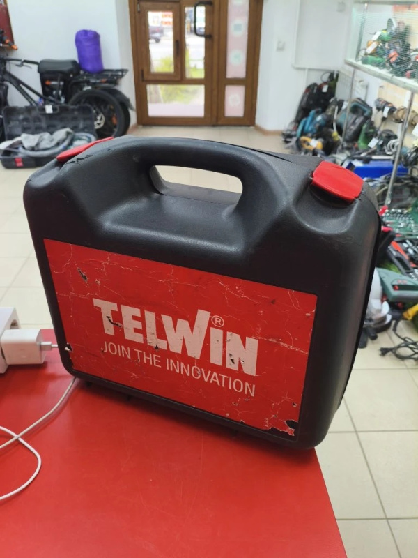 Сварочный аппарат - инвертор ММА Telwin FORCE 195