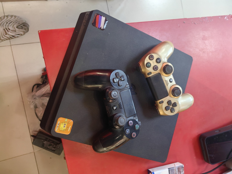 Игровая приставка Sony ps4 slim